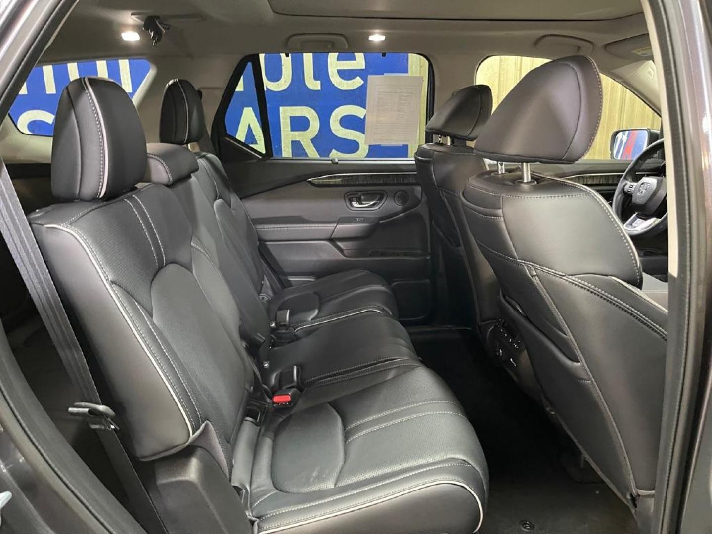 2023 GRAY HONDA PILOT ELITE (5FNYG1H81PB) with an 3.5L engine, Automatic transmission, located at 2525 S. Cushman, Fairbanks, AK, 99701, (907) 452-5707, 64.824036, -147.712311 - Photo#4