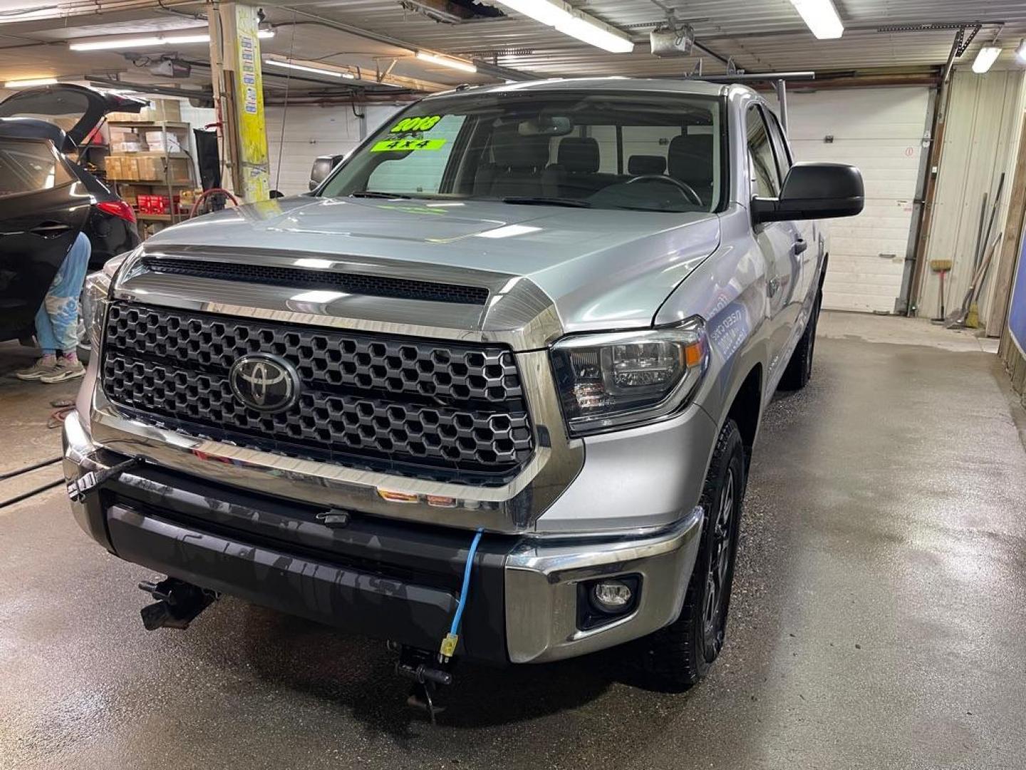 2018 SILVER TOYOTA TUNDRA DOUBLE CAB SR/SR5 (5TFUY5F16JX) with an 5.7L engine, Automatic transmission, located at 2525 S. Cushman, Fairbanks, AK, 99701, (907) 452-5707, 64.824036, -147.712311 - Photo#1