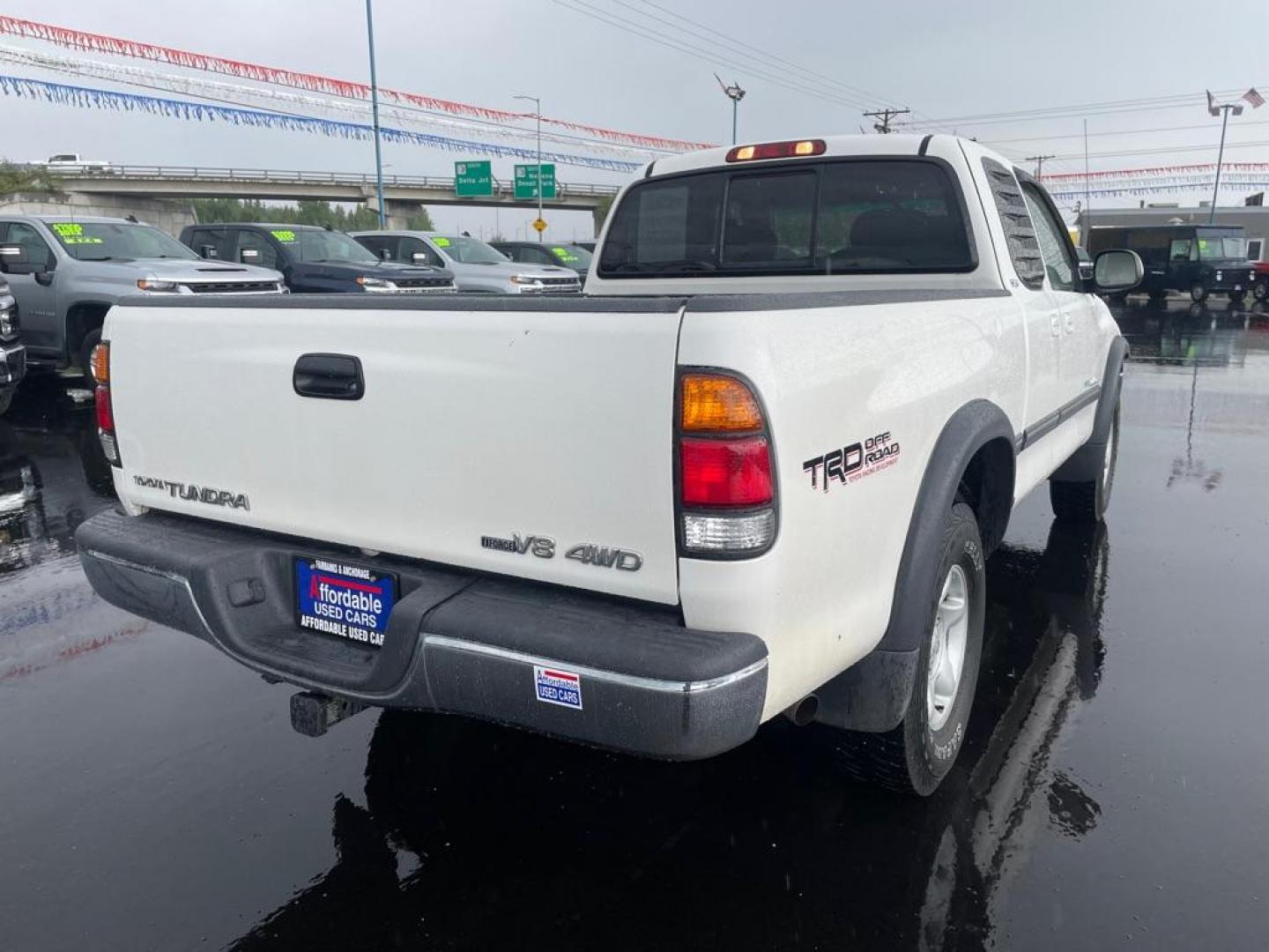 2002 WHITE TOYOTA TUNDRA ACCESS CAB (5TBBT44142S) with an 4.7L engine, Automatic transmission, located at 2525 S. Cushman, Fairbanks, AK, 99701, (907) 452-5707, 64.824036, -147.712311 - Photo#3