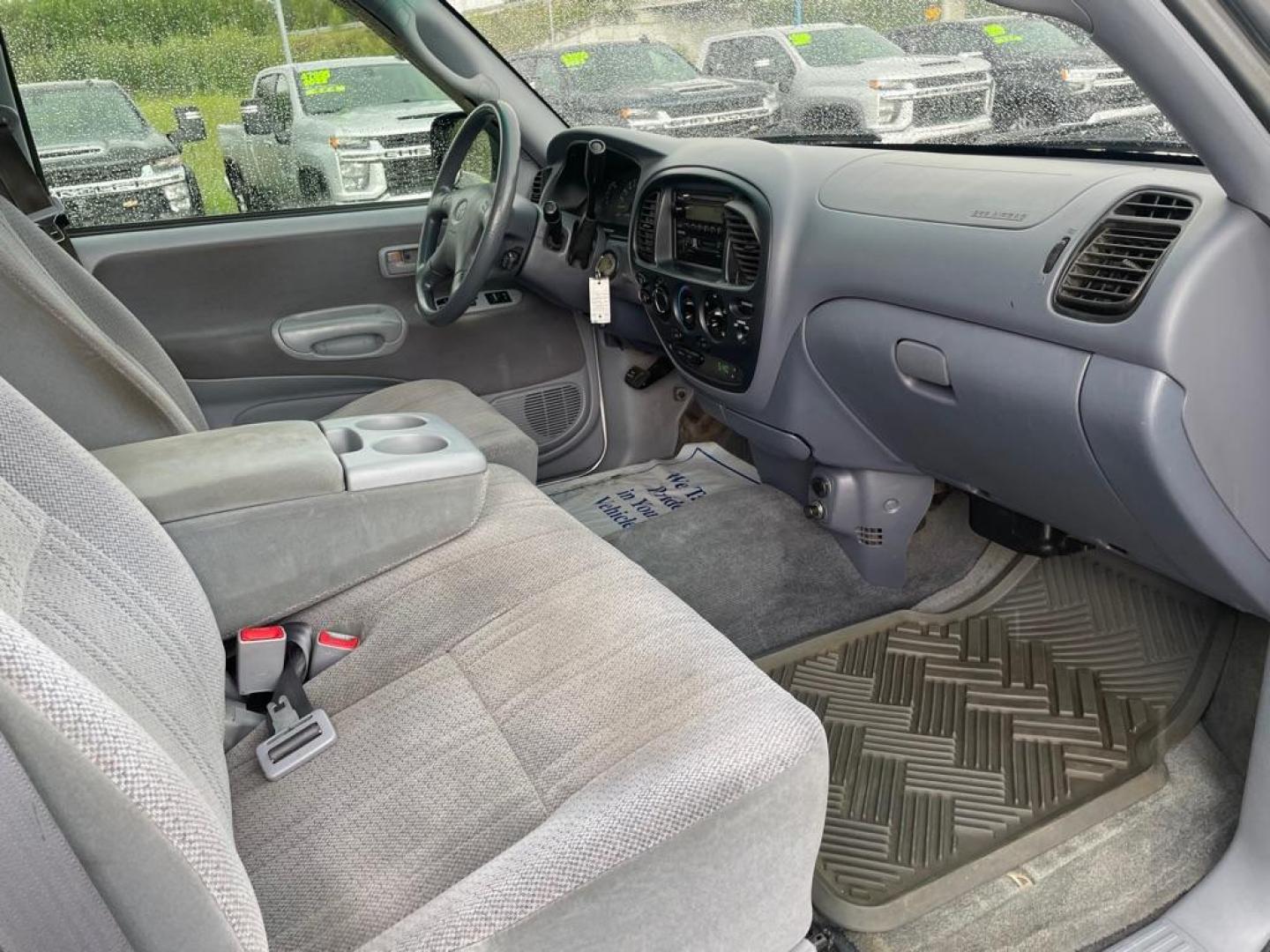 2002 WHITE TOYOTA TUNDRA ACCESS CAB (5TBBT44142S) with an 4.7L engine, Automatic transmission, located at 2525 S. Cushman, Fairbanks, AK, 99701, (907) 452-5707, 64.824036, -147.712311 - Photo#5