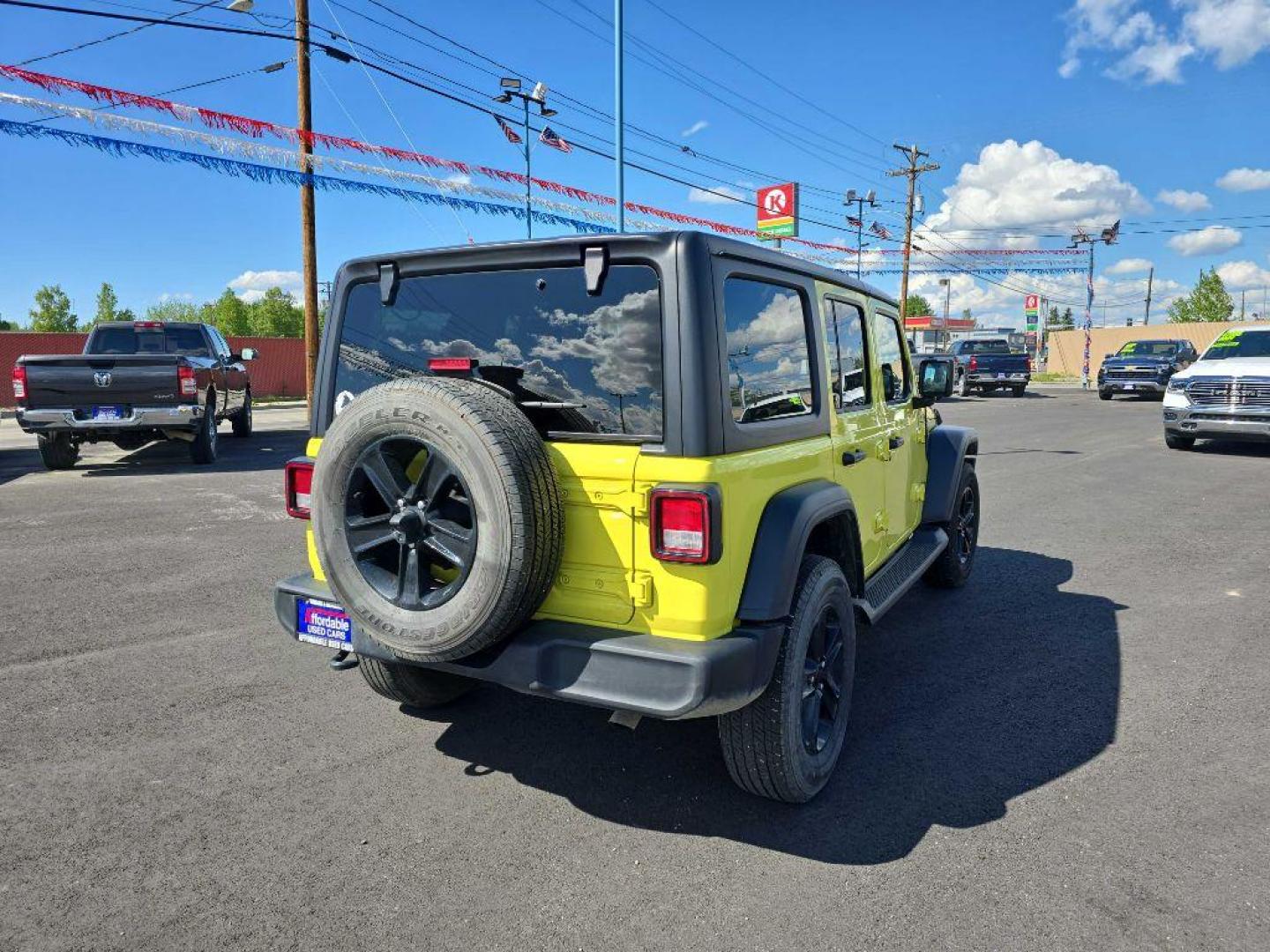 2022 YELLOW JEEP WRANGLER UNLIMI SPORT (1C4HJXDN0NW) with an 2.0L engine, Automatic transmission, located at 2525 S. Cushman, Fairbanks, AK, 99701, (907) 452-5707, 64.824036, -147.712311 - Photo#1