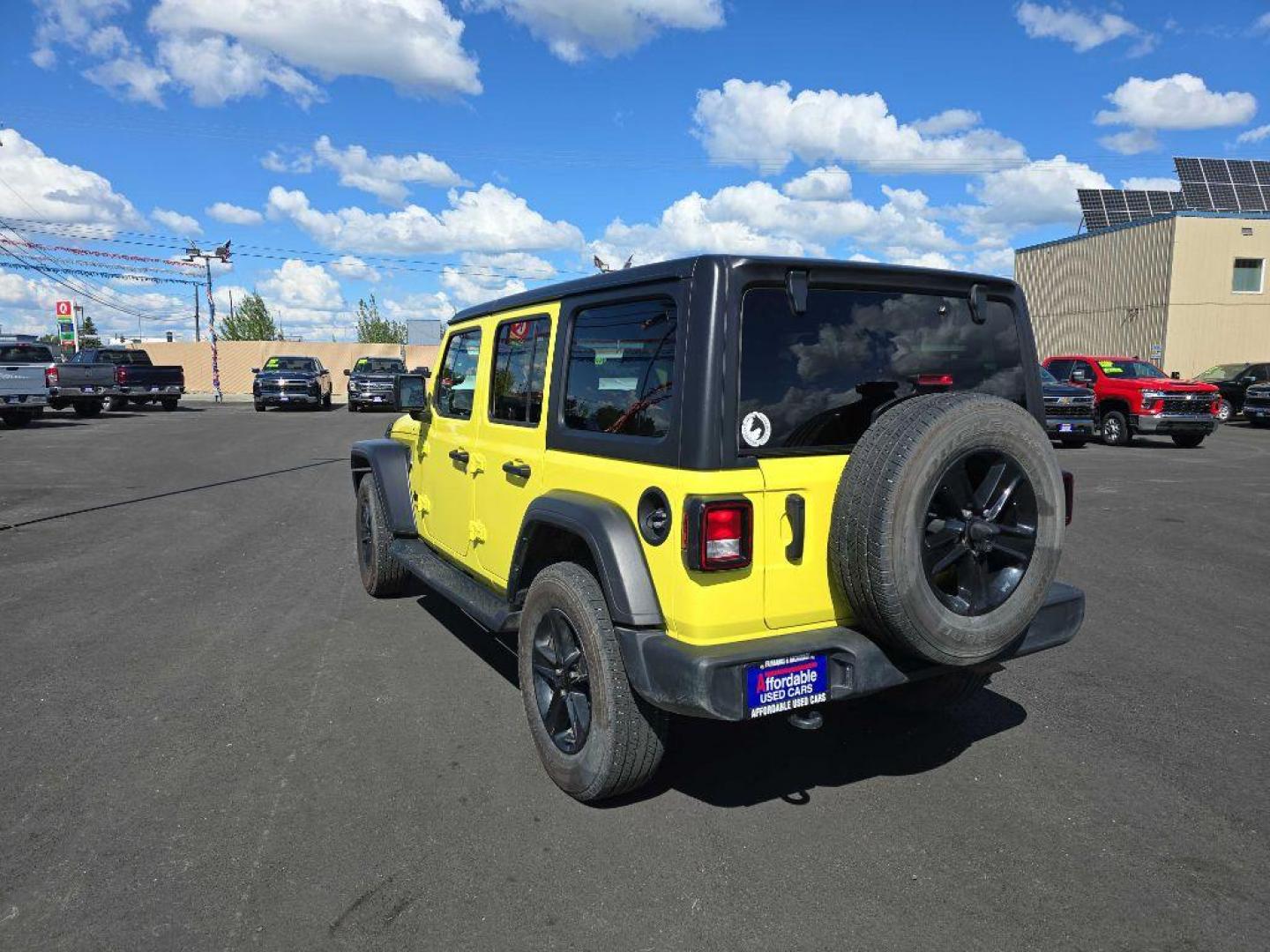 2022 YELLOW JEEP WRANGLER UNLIMI SPORT (1C4HJXDN0NW) with an 2.0L engine, Automatic transmission, located at 2525 S. Cushman, Fairbanks, AK, 99701, (907) 452-5707, 64.824036, -147.712311 - Photo#3