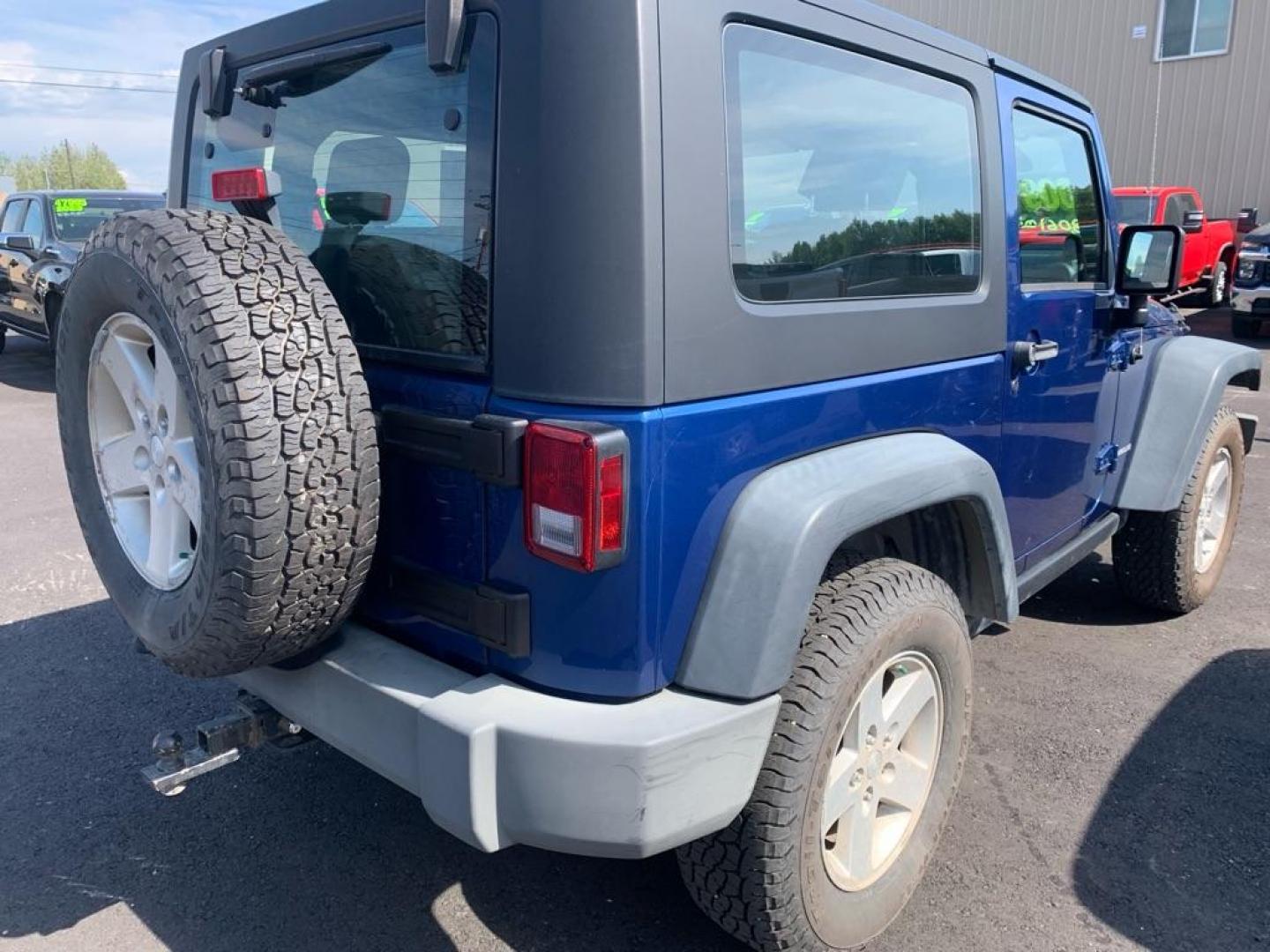 2009 BLUE JEEP WRANGLER RUBICON (1J4GA64179L) with an 3.8L engine, Automatic transmission, located at 2525 S. Cushman, Fairbanks, AK, 99701, (907) 452-5707, 64.824036, -147.712311 - Photo#3