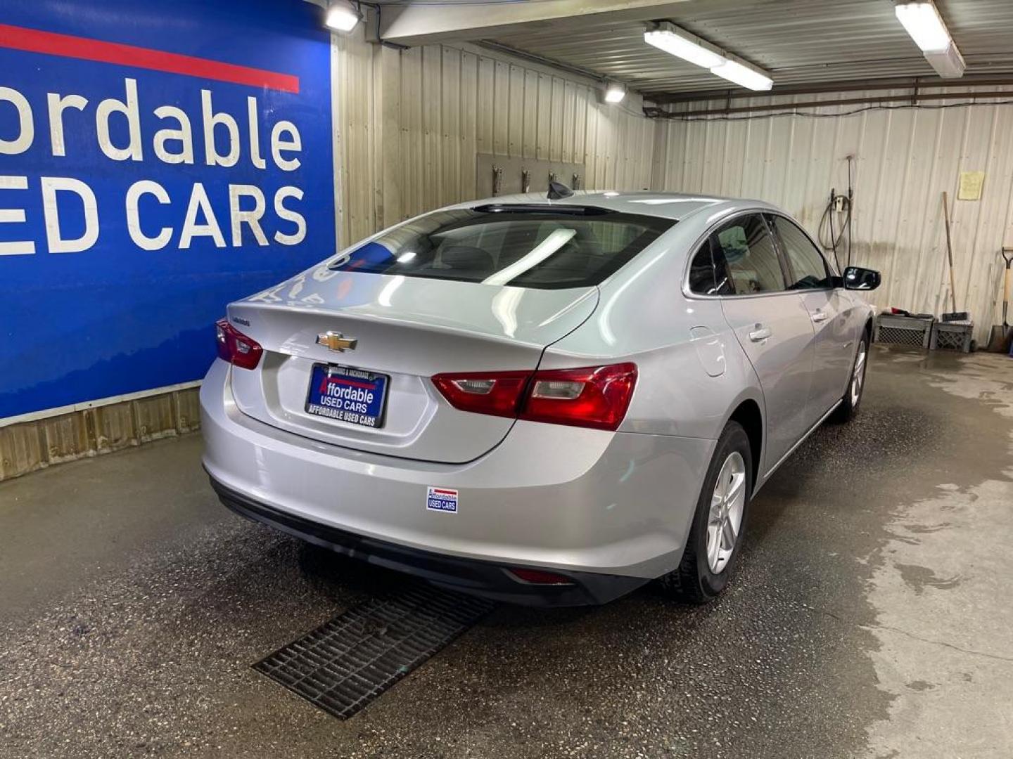 2022 SILVER CHEVROLET MALIBU LS (1G1ZB5ST1NF) with an 1.5L engine, Continuously Variable transmission, located at 2525 S. Cushman, Fairbanks, AK, 99701, (907) 452-5707, 64.824036, -147.712311 - Photo#2