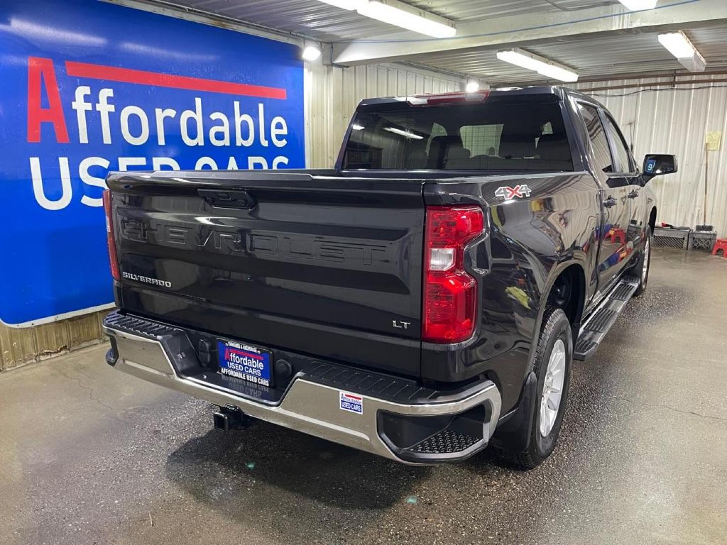 2023 BLUE CHEVROLET SILVERADO 1500 LT (2GCUDDED4P1) with an 5.3L engine, Automatic transmission, located at 2525 S. Cushman, Fairbanks, AK, 99701, (907) 452-5707, 64.824036, -147.712311 - Photo#2