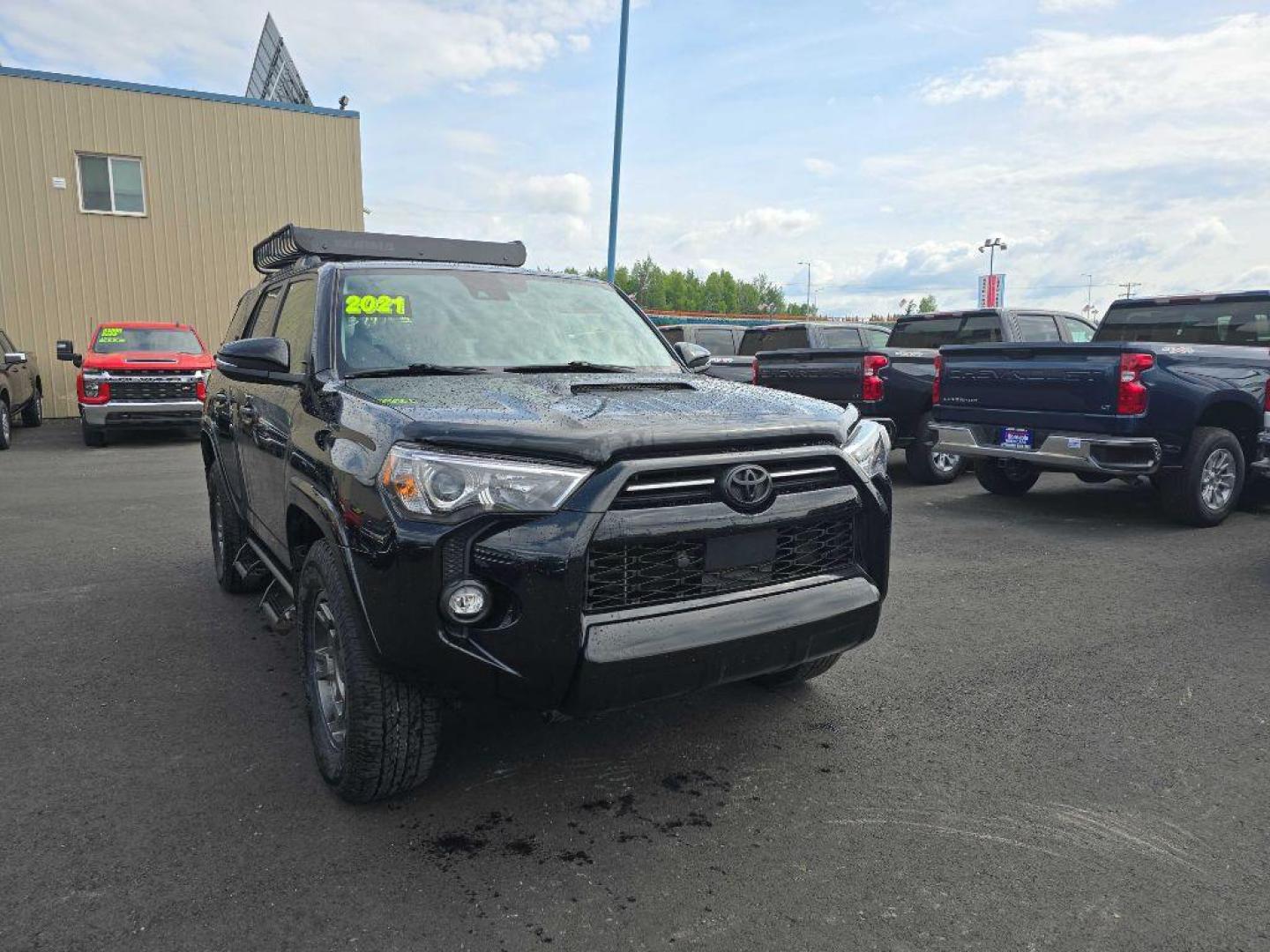 2021 BLACK TOYOTA 4RUNNER VENTURE (JTEHU5JR6M5) with an 4.0L engine, Automatic transmission, located at 2525 S. Cushman, Fairbanks, AK, 99701, (907) 452-5707, 64.824036, -147.712311 - Photo#0