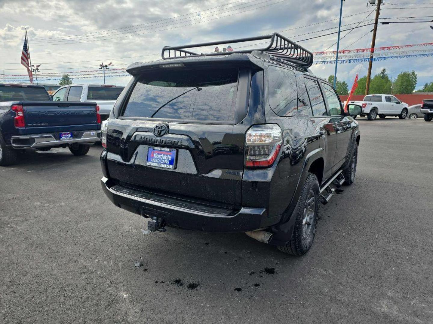 2021 BLACK TOYOTA 4RUNNER VENTURE (JTEHU5JR6M5) with an 4.0L engine, Automatic transmission, located at 2525 S. Cushman, Fairbanks, AK, 99701, (907) 452-5707, 64.824036, -147.712311 - Photo#8