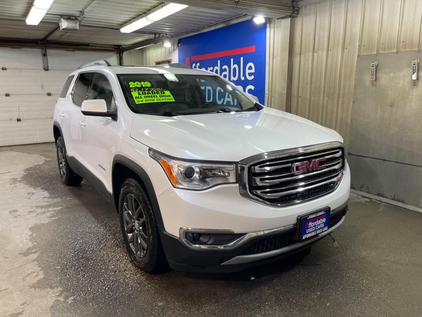 2019 WHITE GMC ACADIA SLT-1 (1GKKNULS7KZ) with an 3.6L engine, Automatic transmission, located at 2525 S. Cushman, Fairbanks, AK, 99701, (907) 452-5707, 64.824036, -147.712311 - Photo#0