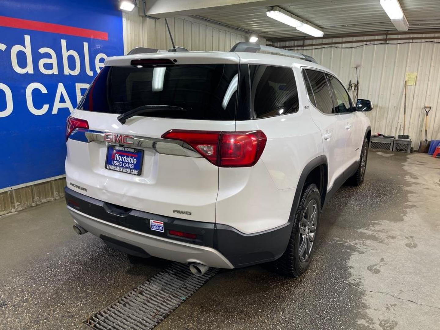 2019 WHITE GMC ACADIA SLT-1 (1GKKNULS7KZ) with an 3.6L engine, Automatic transmission, located at 2525 S. Cushman, Fairbanks, AK, 99701, (907) 452-5707, 64.824036, -147.712311 - Photo#2