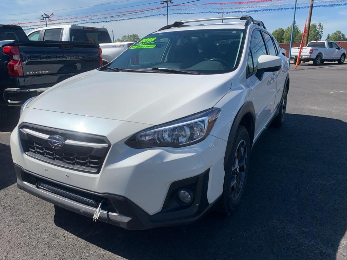 2018 WHITE SUBARU CROSSTREK PREMIUM (JF2GTADC9JH) with an 2.0L engine, 6-Speed Manual transmission, located at 2525 S. Cushman, Fairbanks, AK, 99701, (907) 452-5707, 64.824036, -147.712311 - Photo#1