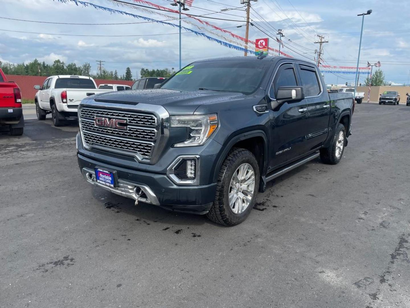 2019 BLUE GMC SIERRA 1500 DENALI (1GTU9FED6KZ) with an 5.3L engine, Automatic transmission, located at 2525 S. Cushman, Fairbanks, AK, 99701, (907) 452-5707, 64.824036, -147.712311 - Photo#1