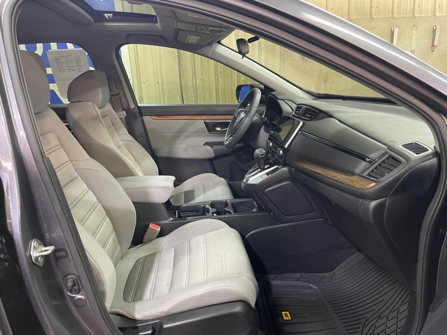 2018 GRAY HONDA CR-V EX (7FARW1H50JE) with an 1.5L engine, Continuously Variable transmission, located at 2525 S. Cushman, Fairbanks, AK, 99701, (907) 452-5707, 64.824036, -147.712311 - Photo#3