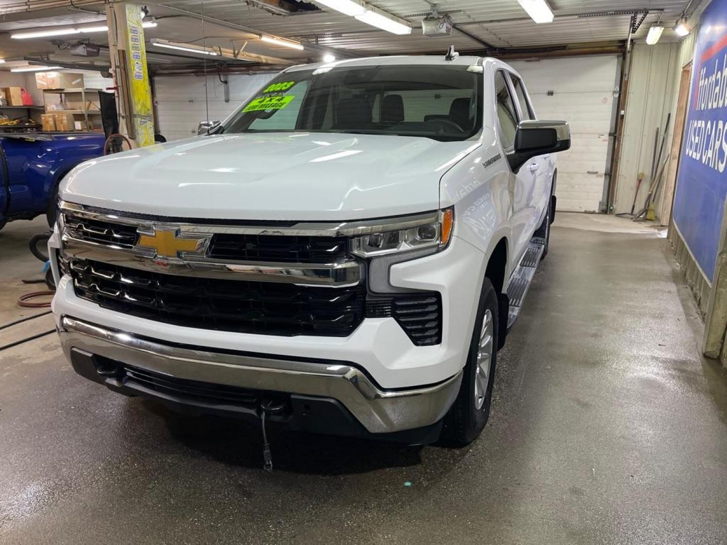 2023 WHITE CHEVROLET SILVERADO 1500 LT (1GCUDDEDXPZ) with an 5.3L engine, Automatic transmission, located at 2525 S. Cushman, Fairbanks, AK, 99701, (907) 452-5707, 64.824036, -147.712311 - Photo#1