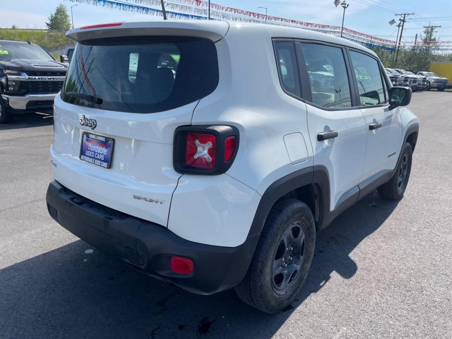 2017 WHITE JEEP RENEGADE SPORT (ZACCJBAB4HP) with an 2.4L engine, Automatic transmission, located at 2525 S. Cushman, Fairbanks, AK, 99701, (907) 452-5707, 64.824036, -147.712311 - Photo#3