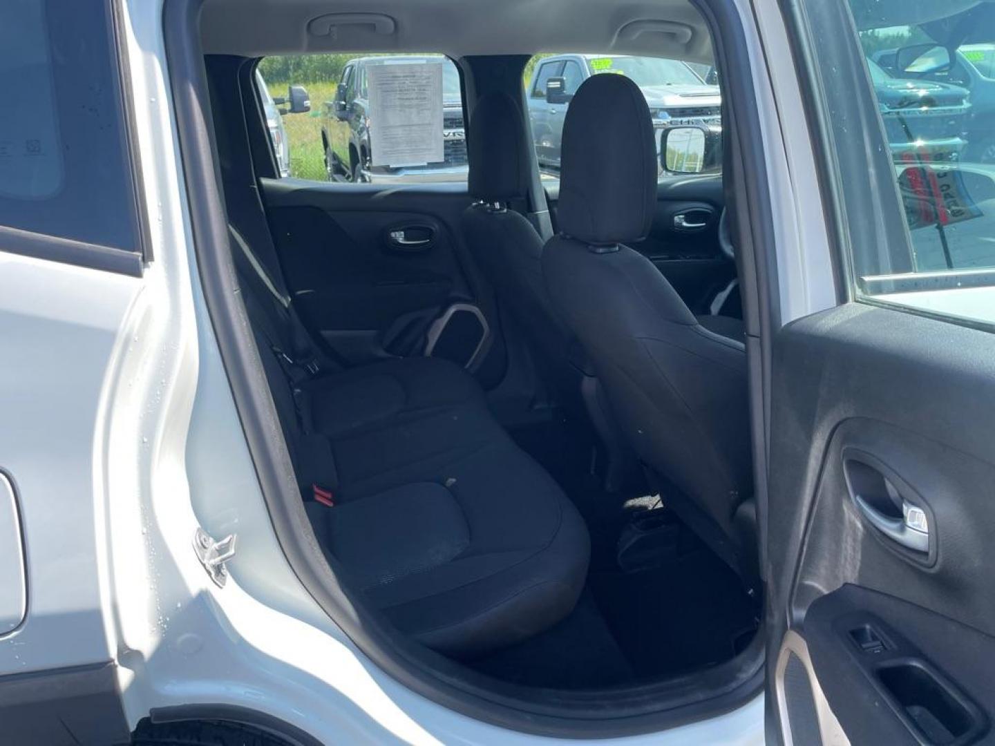 2017 WHITE JEEP RENEGADE SPORT (ZACCJBAB4HP) with an 2.4L engine, Automatic transmission, located at 2525 S. Cushman, Fairbanks, AK, 99701, (907) 452-5707, 64.824036, -147.712311 - Photo#4