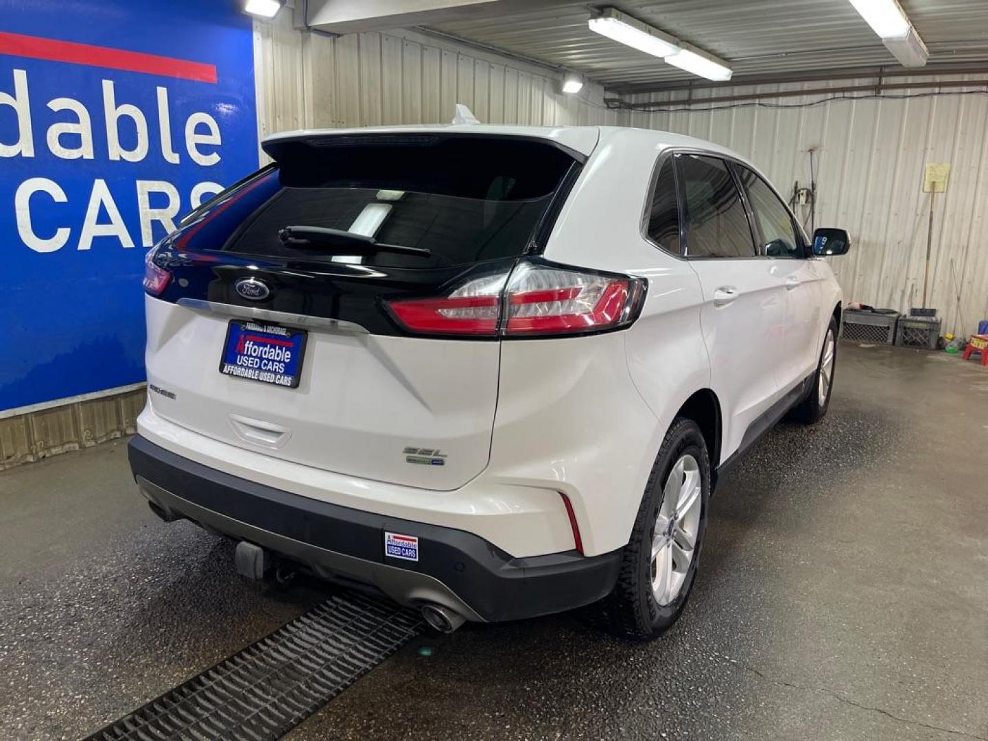 2020 WHITE FORD EDGE SEL (2FMPK4J9XLB) with an 2.0L engine, Automatic transmission, located at 2525 S. Cushman, Fairbanks, AK, 99701, (907) 452-5707, 64.824036, -147.712311 - Photo#2