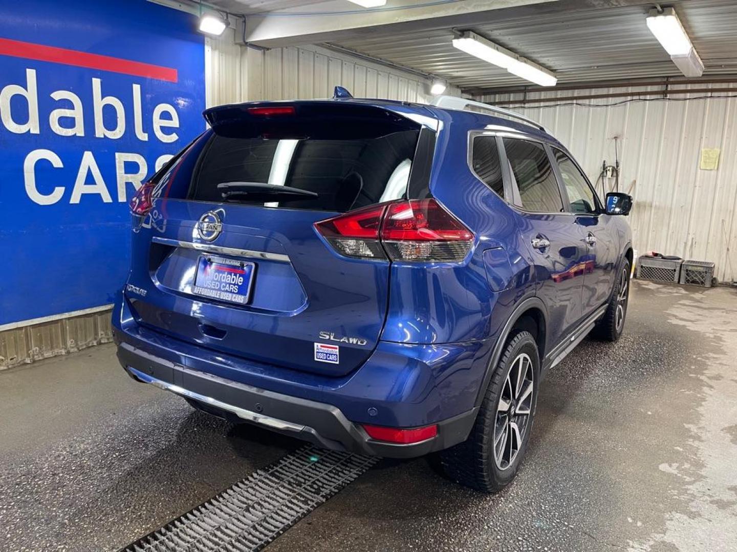 2019 BLUE NISSAN ROGUE SL (5N1AT2MVXKC) with an 2.5L engine, Continuously Variable transmission, located at 2525 S. Cushman, Fairbanks, AK, 99701, (907) 452-5707, 64.824036, -147.712311 - Photo#2