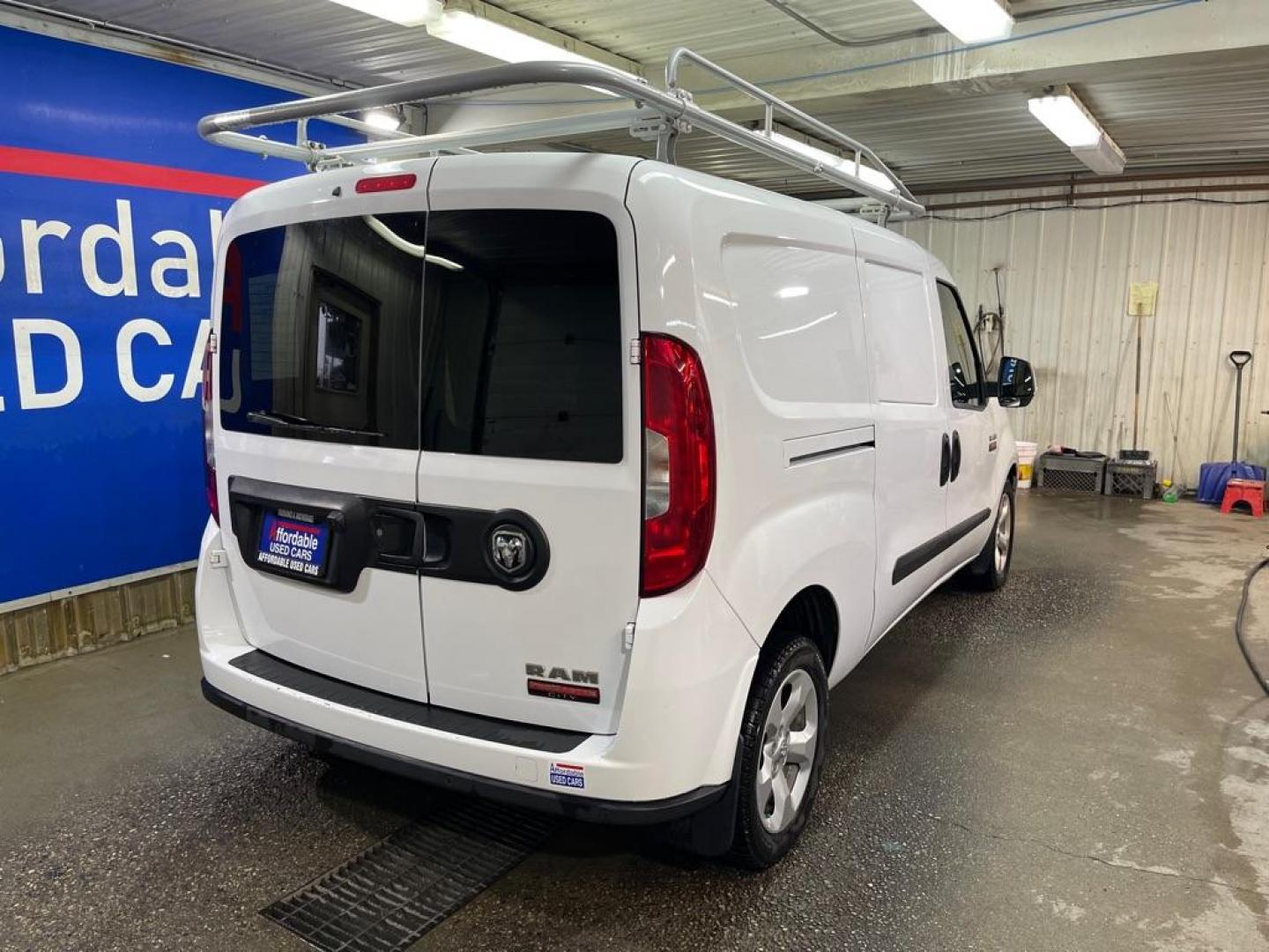 2018 WHITE RAM PROMASTER CITY SLT (ZFBERFBB4J6) with an 2.4L engine, Automatic transmission, located at 2525 S. Cushman, Fairbanks, AK, 99701, (907) 452-5707, 64.824036, -147.712311 - Photo#2