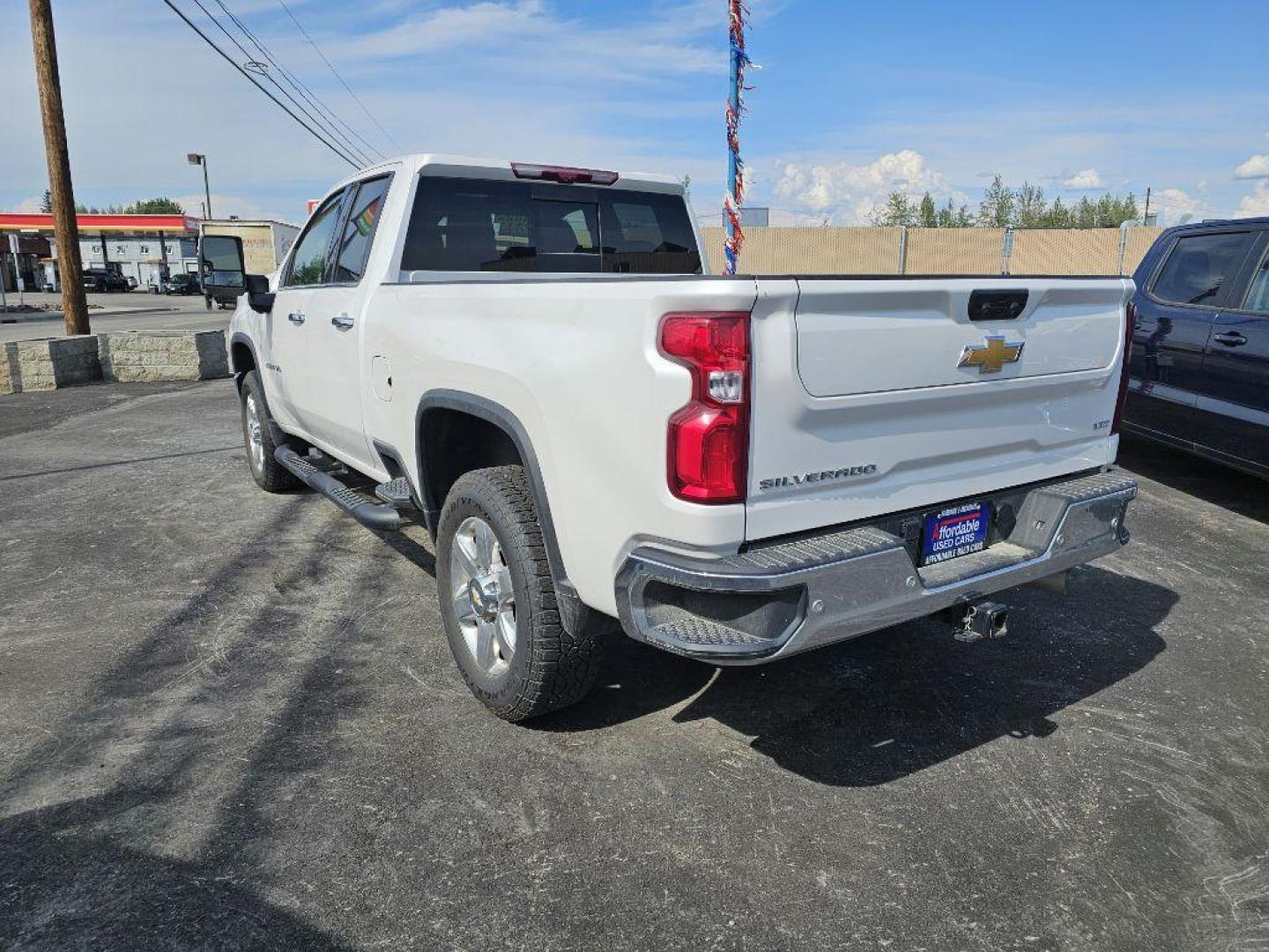 2023 WHITE CHEVROLET SILVERADO 2500 HEAVY DUTY LTZ (1GC5YPEY1PF) with an 6.6L engine, Automatic transmission, located at 2525 S. Cushman, Fairbanks, AK, 99701, (907) 452-5707, 64.824036, -147.712311 - Photo#2