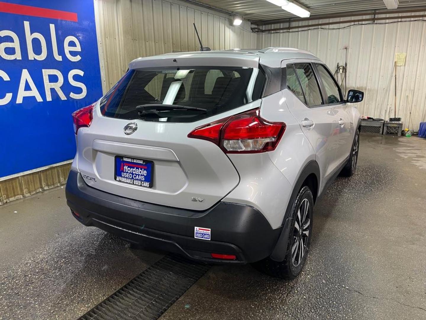 2018 SILVER NISSAN KICKS S (3N1CP5CU8JL) with an 1.6L engine, Continuously Variable transmission, located at 2525 S. Cushman, Fairbanks, AK, 99701, (907) 452-5707, 64.824036, -147.712311 - Photo#2