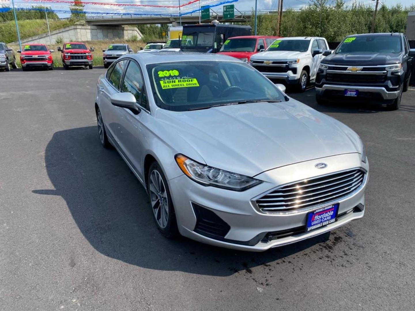 2019 SILVER FORD FUSION SE (3FA6P0T93KR) with an 2.0L engine, Automatic transmission, located at 2525 S. Cushman, Fairbanks, AK, 99701, (907) 452-5707, 64.824036, -147.712311 - Photo#1