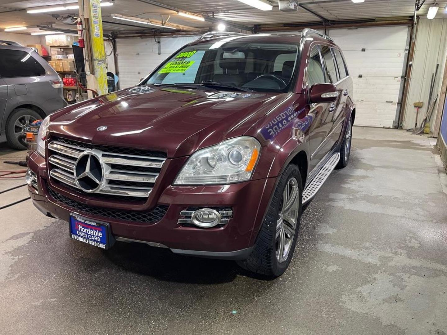 2008 MAROON MERCEDES-BENZ GL 550 4MATIC (4JGBF86E08A) with an 5.5L engine, Automatic transmission, located at 2525 S. Cushman, Fairbanks, AK, 99701, (907) 452-5707, 64.824036, -147.712311 - Photo#1