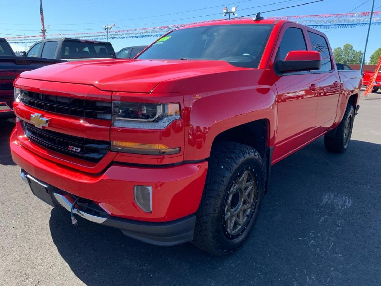 2016 RED CHEVROLET SILVERADO 1500 LT (3GCUKREC0GG) with an 5.3L engine, Automatic transmission, located at 2525 S. Cushman, Fairbanks, AK, 99701, (907) 452-5707, 64.824036, -147.712311 - Photo#1