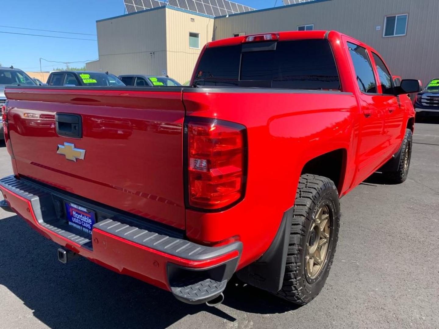 2016 RED CHEVROLET SILVERADO 1500 LT (3GCUKREC0GG) with an 5.3L engine, Automatic transmission, located at 2525 S. Cushman, Fairbanks, AK, 99701, (907) 452-5707, 64.824036, -147.712311 - Photo#3