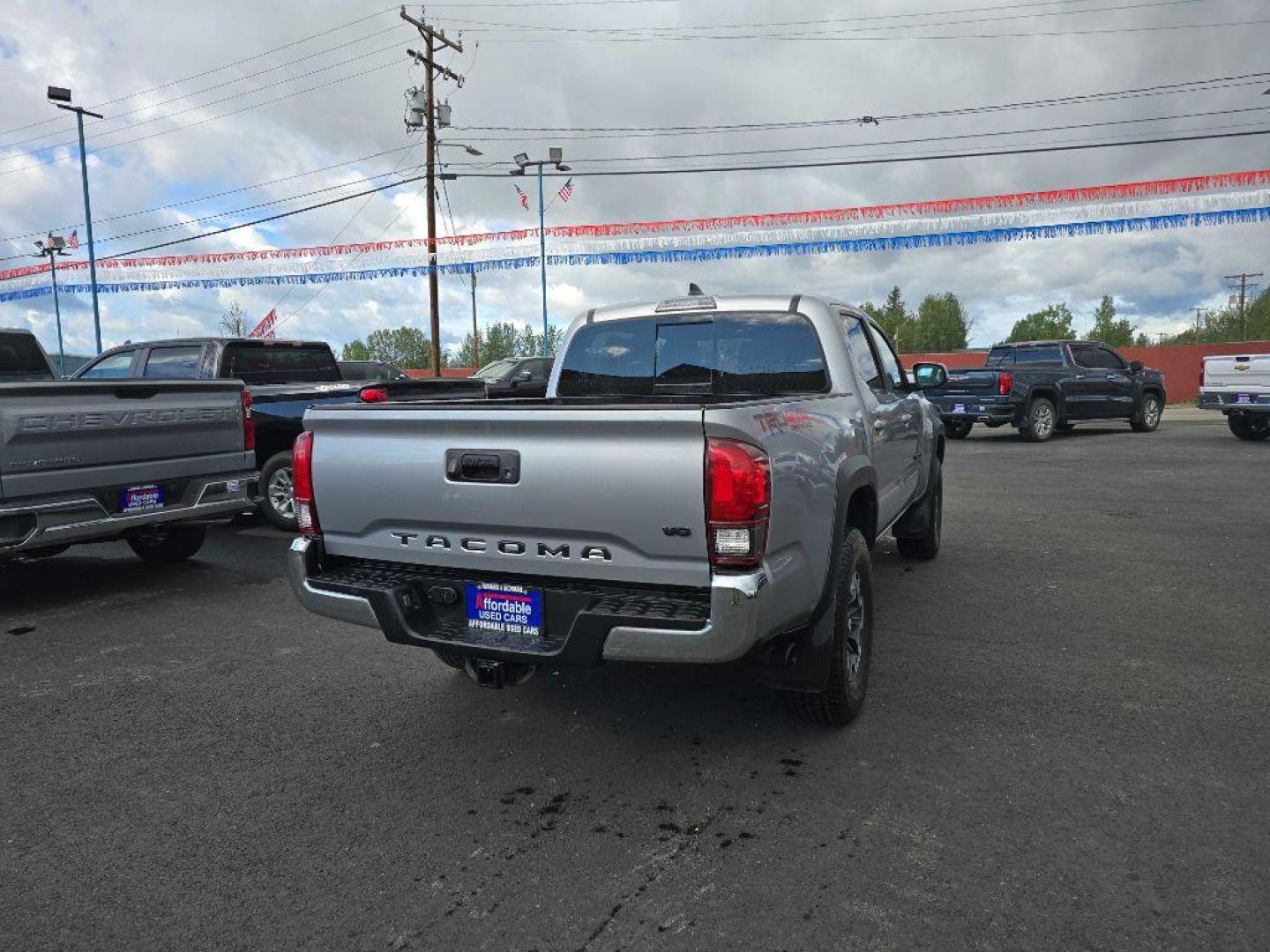 2019 GRAY TOYOTA TACOMA DOUBLE CAB (3TMCZ5AN7KM) with an 3.5L engine, Automatic transmission, located at 2525 S. Cushman, Fairbanks, AK, 99701, (907) 452-5707, 64.824036, -147.712311 - Photo#3