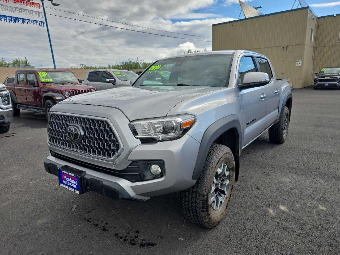 2019 GRAY TOYOTA TACOMA DOUBLE CAB (3TMCZ5AN7KM) with an 3.5L engine, Automatic transmission, located at 2525 S. Cushman, Fairbanks, AK, 99701, (907) 452-5707, 64.824036, -147.712311 - Photo#4