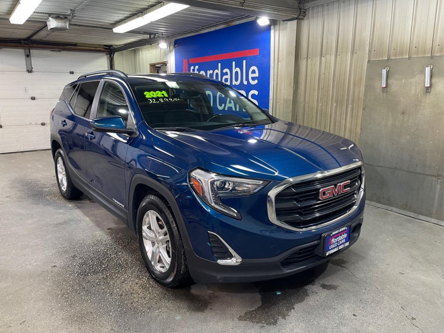 2021 BLUE GMC TERRAIN SLE (3GKALMEV0ML) with an 1.5L engine, Automatic transmission, located at 2525 S. Cushman, Fairbanks, AK, 99701, (907) 452-5707, 64.824036, -147.712311- Photo#0