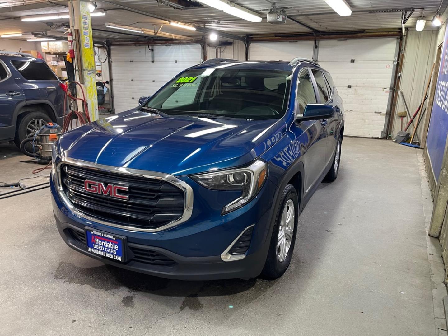 2021 BLUE GMC TERRAIN SLE (3GKALMEV0ML) with an 1.5L engine, Automatic transmission, located at 2525 S. Cushman, Fairbanks, AK, 99701, (907) 452-5707, 64.824036, -147.712311- Photo#1