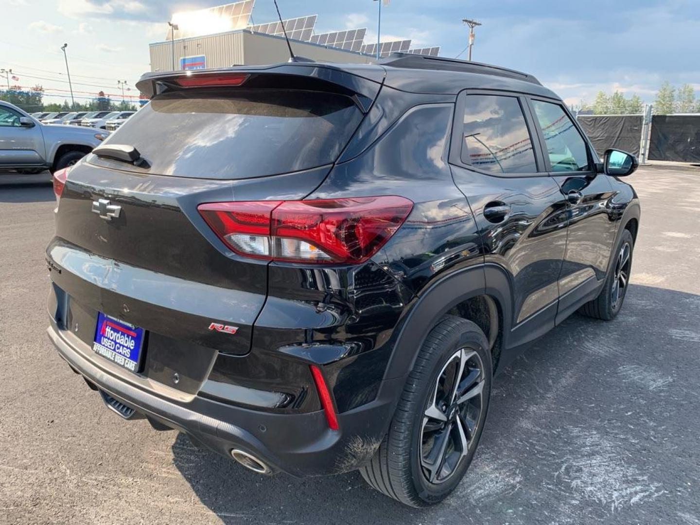 2021 BLACK CHEVROLET TRAILBLAZER RS (KL79MUSL9MB) with an 1.3L engine, Automatic transmission, located at 2525 S. Cushman, Fairbanks, AK, 99701, (907) 452-5707, 64.824036, -147.712311 - Photo#3