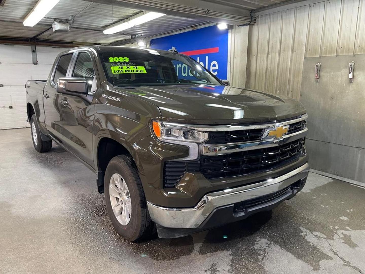 2023 GREEN CHEVROLET SILVERADO 1500 LT (1GCUDDED6PZ) with an 5.3L engine, Automatic transmission, located at 2525 S. Cushman, Fairbanks, AK, 99701, (907) 452-5707, 64.824036, -147.712311 - Photo#0