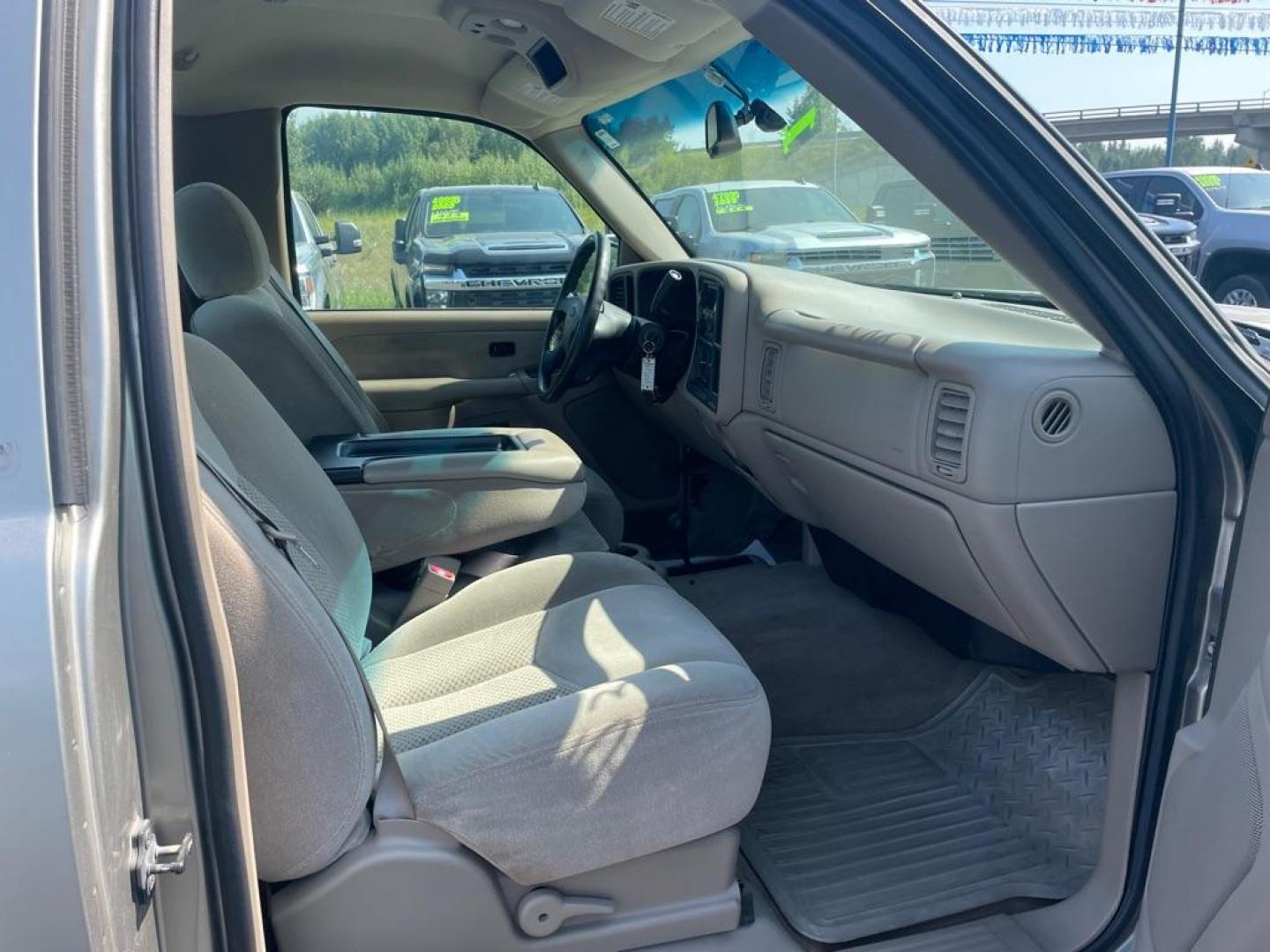 2003 TAN CHEVROLET SILVERADO 1500 (1GCEK14T93Z) with an 5.3L engine, Automatic transmission, located at 2525 S. Cushman, Fairbanks, AK, 99701, (907) 452-5707, 64.824036, -147.712311 - Photo#4