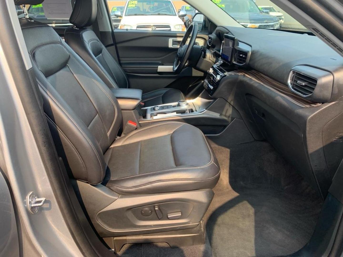 2021 SILVER FORD EXPLORER LIMITED (1FMSK8FH3MG) with an 2.3L engine, Automatic transmission, located at 2525 S. Cushman, Fairbanks, AK, 99701, (907) 452-5707, 64.824036, -147.712311 - Photo#4