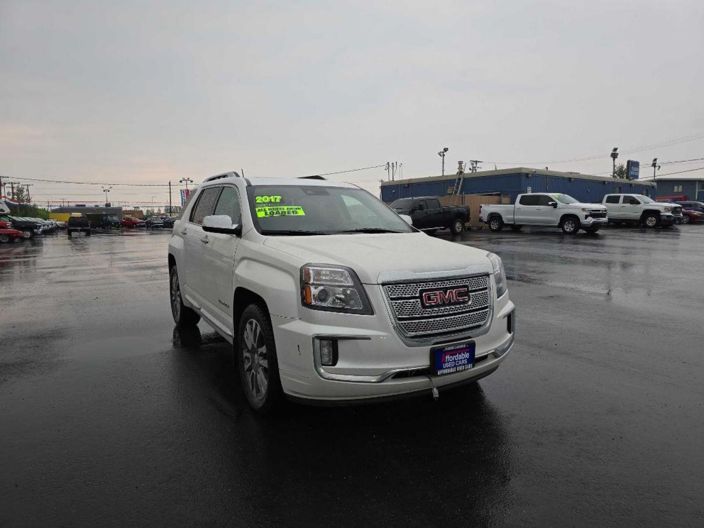 2017 WHITE GMC TERRAIN DENALI (2GKFLVE38H6) with an 3.6L engine, Automatic transmission, located at 2525 S. Cushman, Fairbanks, AK, 99701, (907) 452-5707, 64.824036, -147.712311 - Photo#3