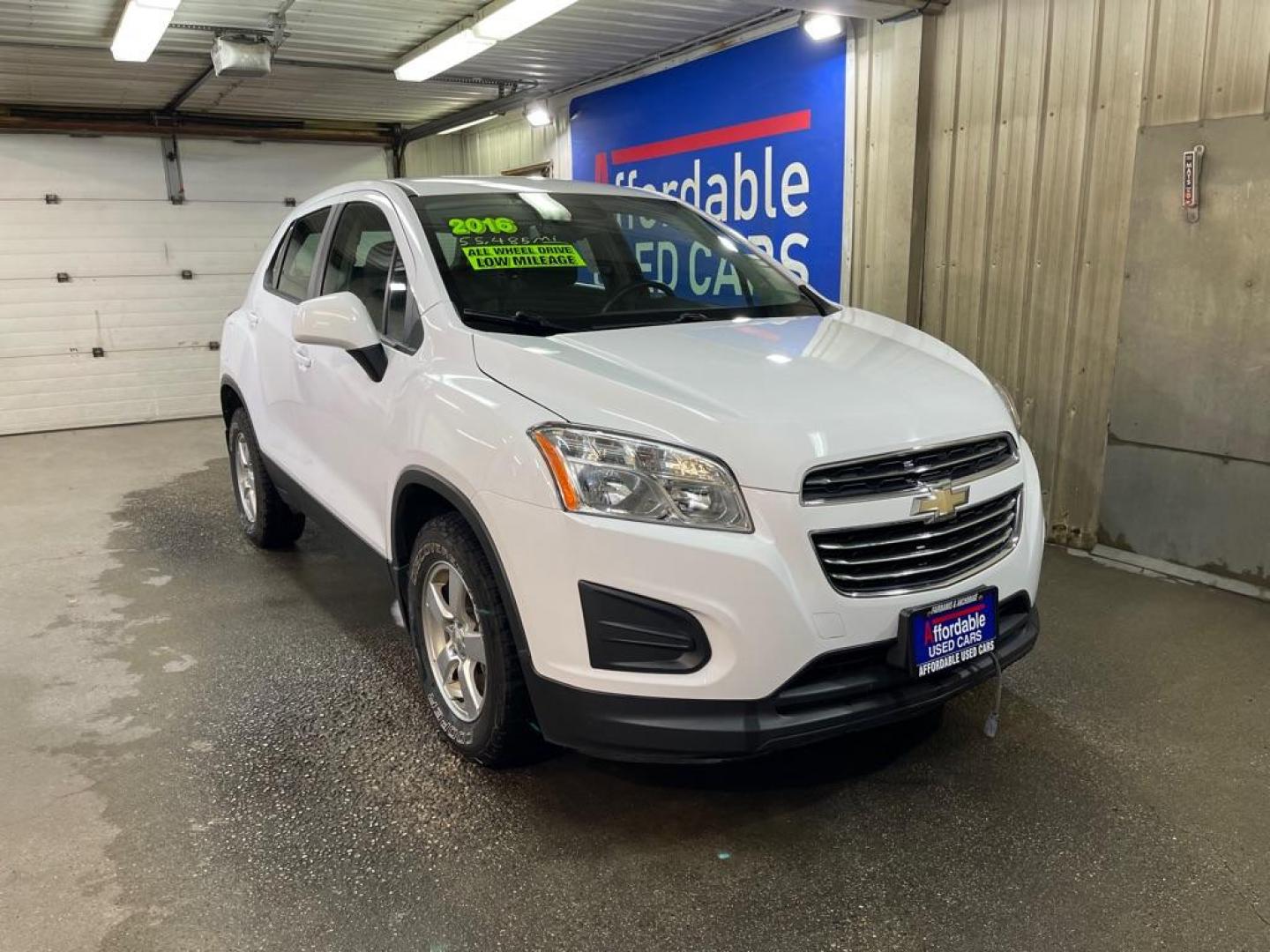 2016 WHITE CHEVROLET TRAX LS (3GNCJNSB9GL) with an 1.4L engine, Automatic transmission, located at 2525 S. Cushman, Fairbanks, AK, 99701, (907) 452-5707, 64.824036, -147.712311 - Photo#0