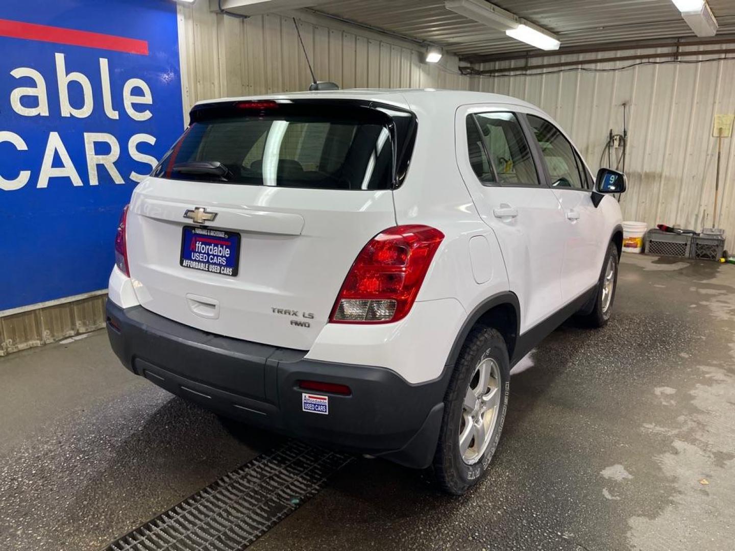 2016 WHITE CHEVROLET TRAX LS (3GNCJNSB9GL) with an 1.4L engine, Automatic transmission, located at 2525 S. Cushman, Fairbanks, AK, 99701, (907) 452-5707, 64.824036, -147.712311 - Photo#2