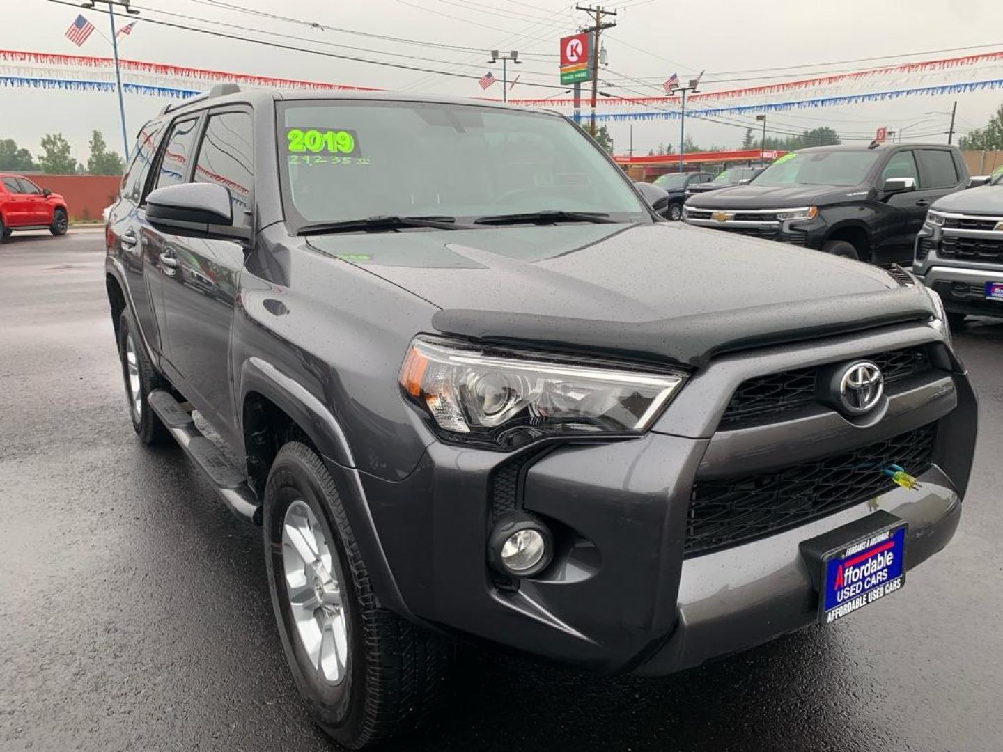 2019 GRAY TOYOTA 4RUNNER SR5 (JTEBU5JR8K5) with an 4.0L engine, Automatic transmission, located at 2525 S. Cushman, Fairbanks, AK, 99701, (907) 452-5707, 64.824036, -147.712311 - Photo#0