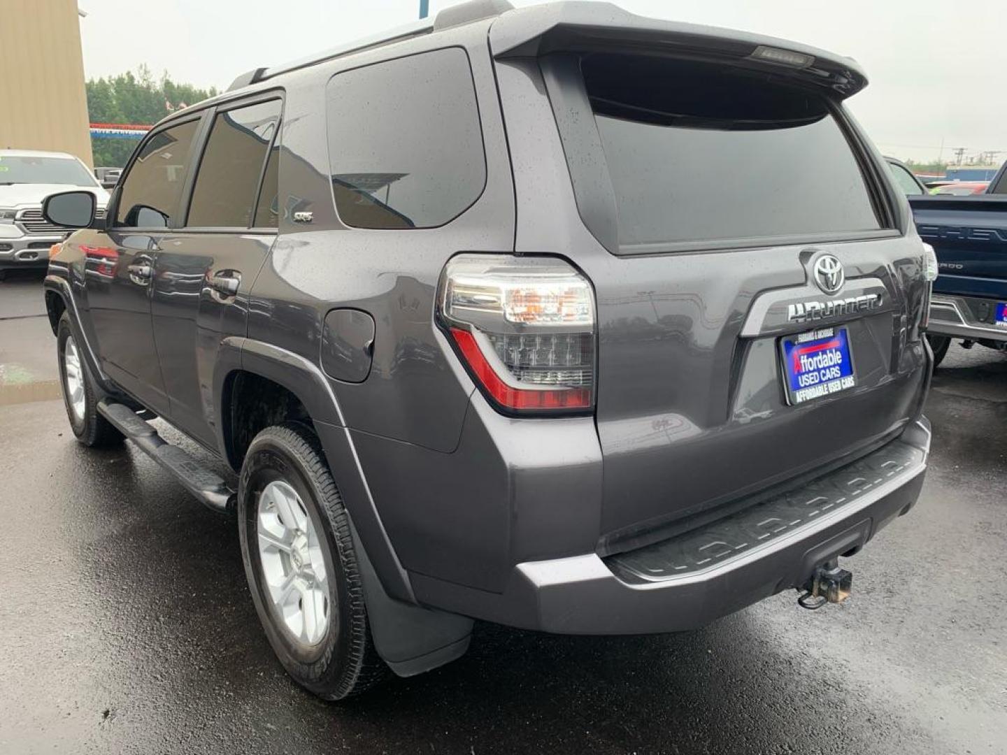 2019 GRAY TOYOTA 4RUNNER SR5 (JTEBU5JR8K5) with an 4.0L engine, Automatic transmission, located at 2525 S. Cushman, Fairbanks, AK, 99701, (907) 452-5707, 64.824036, -147.712311 - Photo#2