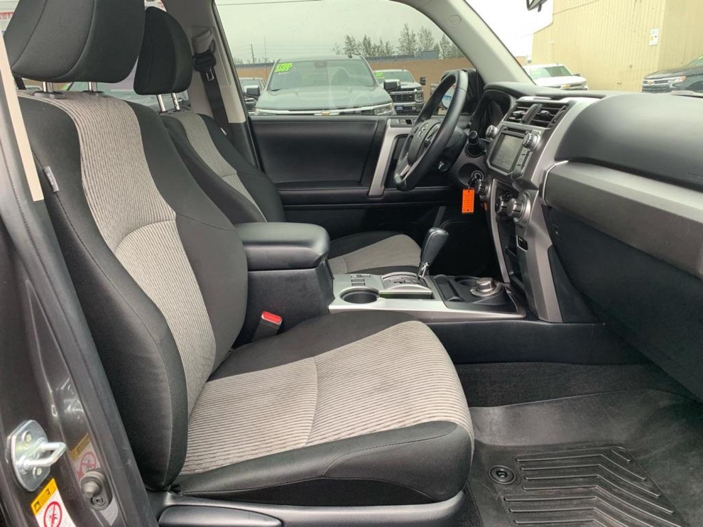 2019 GRAY TOYOTA 4RUNNER SR5 (JTEBU5JR8K5) with an 4.0L engine, Automatic transmission, located at 2525 S. Cushman, Fairbanks, AK, 99701, (907) 452-5707, 64.824036, -147.712311 - Photo#4