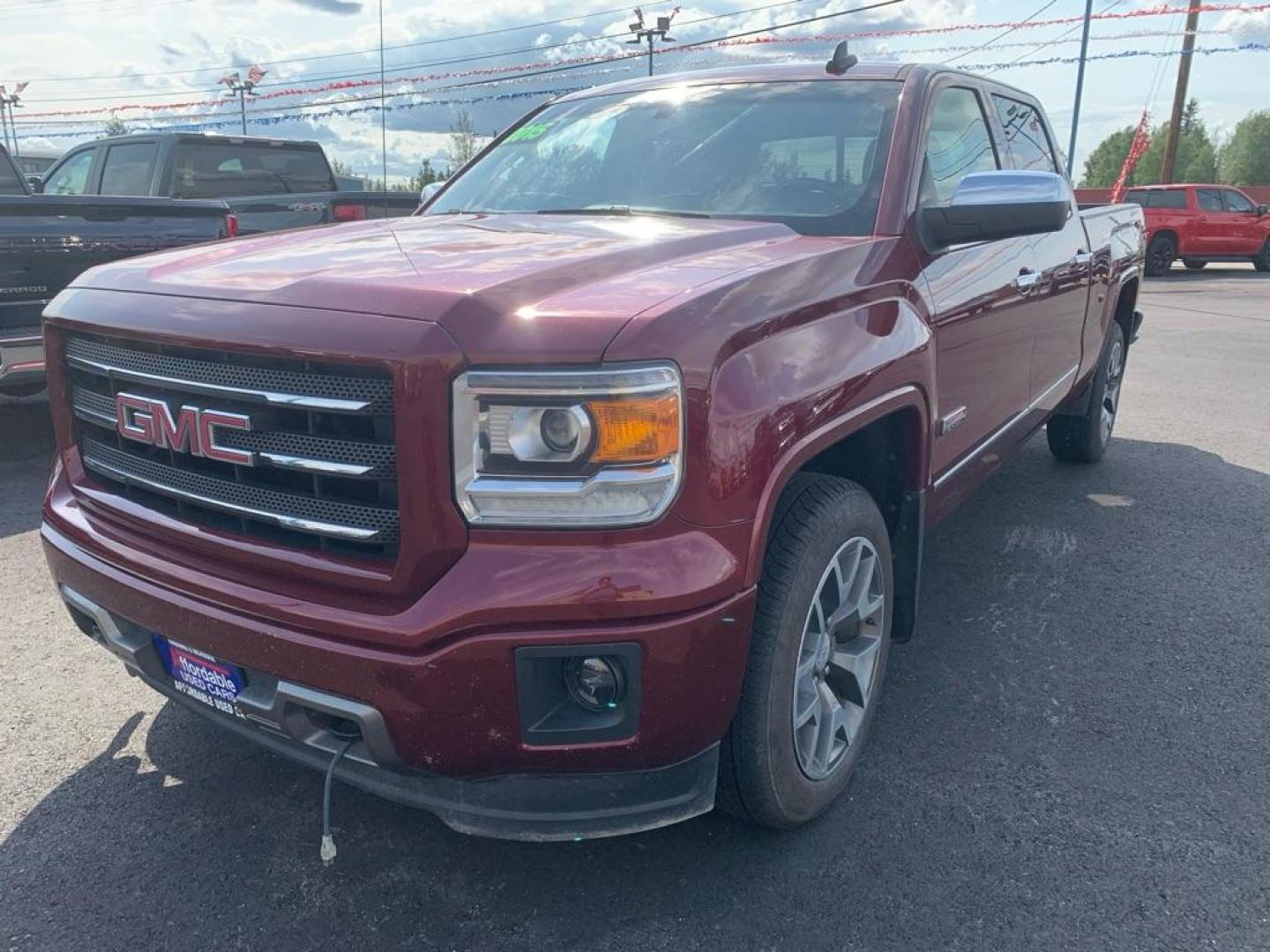 2015 MAROON GMC SIERRA 1500 SLE (3GTU2UEC9FG) with an 5.3L engine, Automatic transmission, located at 2525 S. Cushman, Fairbanks, AK, 99701, (907) 452-5707, 64.824036, -147.712311 - Photo#1