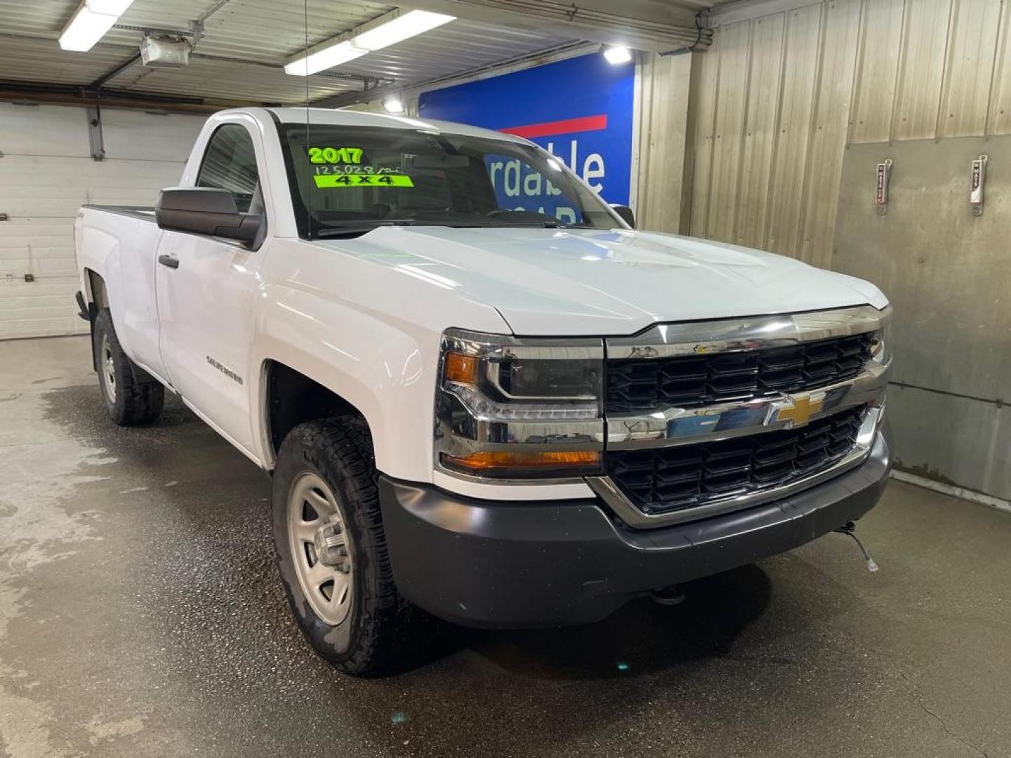 2017 WHITE CHEVROLET SILVERADO 1500 (1GCNKNEH3HZ) with an 4.3L engine, Automatic transmission, located at 2525 S. Cushman, Fairbanks, AK, 99701, (907) 452-5707, 64.824036, -147.712311 - Photo#0