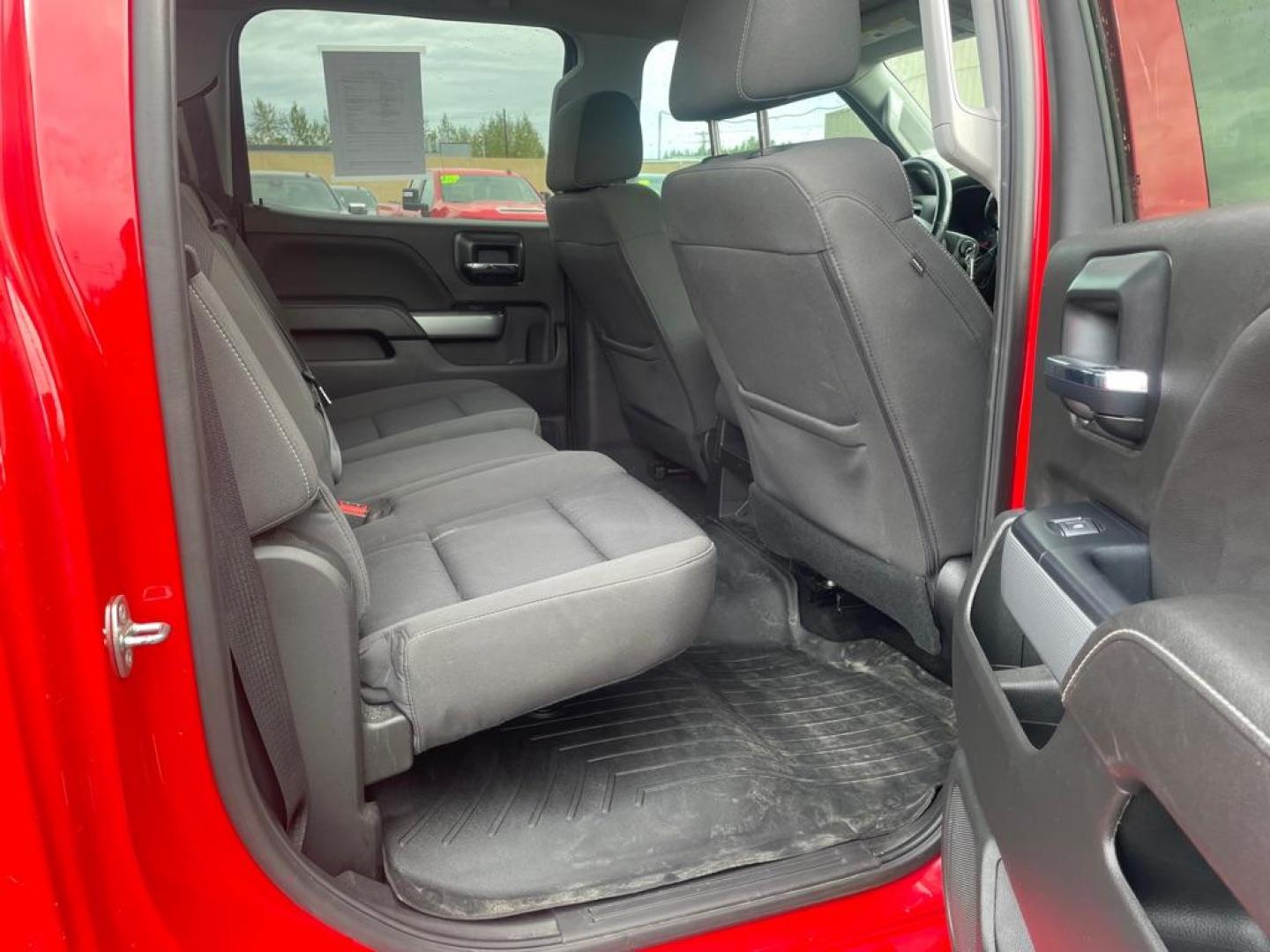 2018 RED CHEVROLET SILVERADO 1500 LT (3GCUKREC4JG) with an 5.3L engine, Automatic transmission, located at 2525 S. Cushman, Fairbanks, AK, 99701, (907) 452-5707, 64.824036, -147.712311 - Photo#4