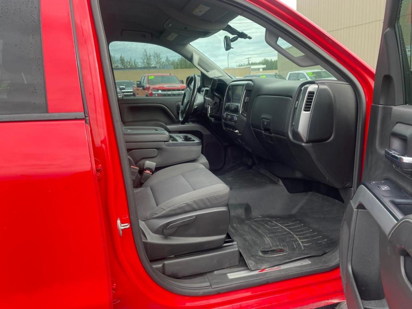 2018 RED CHEVROLET SILVERADO 1500 LT (3GCUKREC4JG) with an 5.3L engine, Automatic transmission, located at 2525 S. Cushman, Fairbanks, AK, 99701, (907) 452-5707, 64.824036, -147.712311 - Photo#5