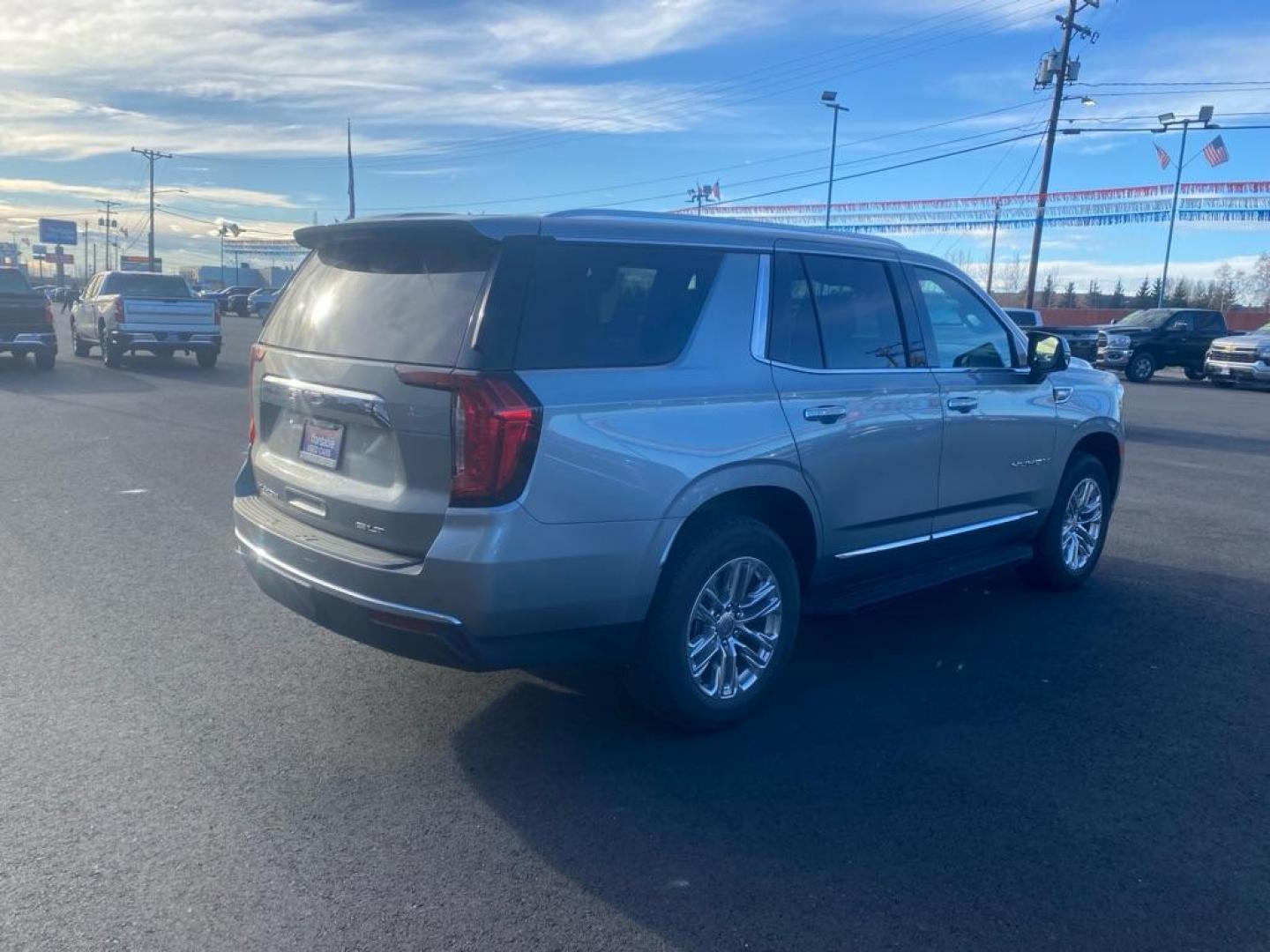 2024 SILVER GMC YUKON SLT (1GKS2BKD0RR) with an 5.3L engine, Automatic transmission, located at 2525 S. Cushman, Fairbanks, AK, 99701, (907) 452-5707, 64.824036, -147.712311 - Photo#2