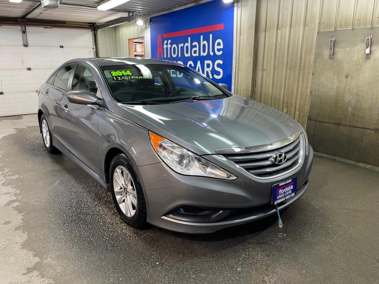 2014 GRAY HYUNDAI SONATA GLS (5NPEB4AC9EH) with an 2.4L engine, Automatic transmission, located at 2525 S. Cushman, Fairbanks, AK, 99701, (907) 452-5707, 64.824036, -147.712311 - Photo#0