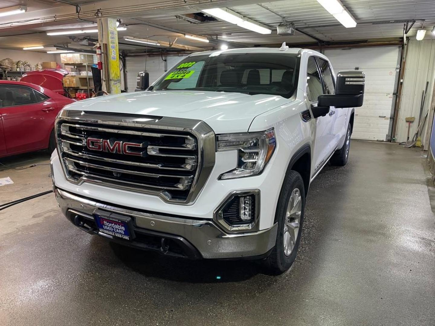 2022 WHITE GMC SIERRA LIMITED 1500 SLT (3GTU9DEL9NG) with an 6.2L engine, Automatic transmission, located at 2525 S. Cushman, Fairbanks, AK, 99701, (907) 452-5707, 64.824036, -147.712311 - Photo#1