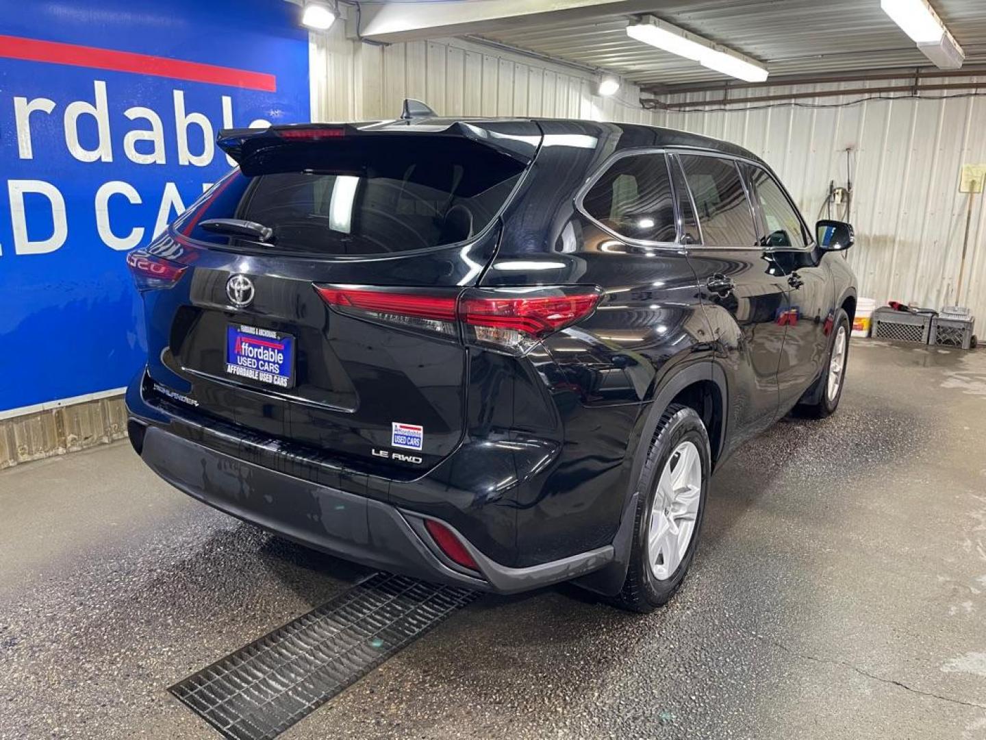 2022 BLACK TOYOTA HIGHLANDER L (5TDBZRBH7NS) with an 3.5L engine, Automatic transmission, located at 2525 S. Cushman, Fairbanks, AK, 99701, (907) 452-5707, 64.824036, -147.712311 - Photo#2